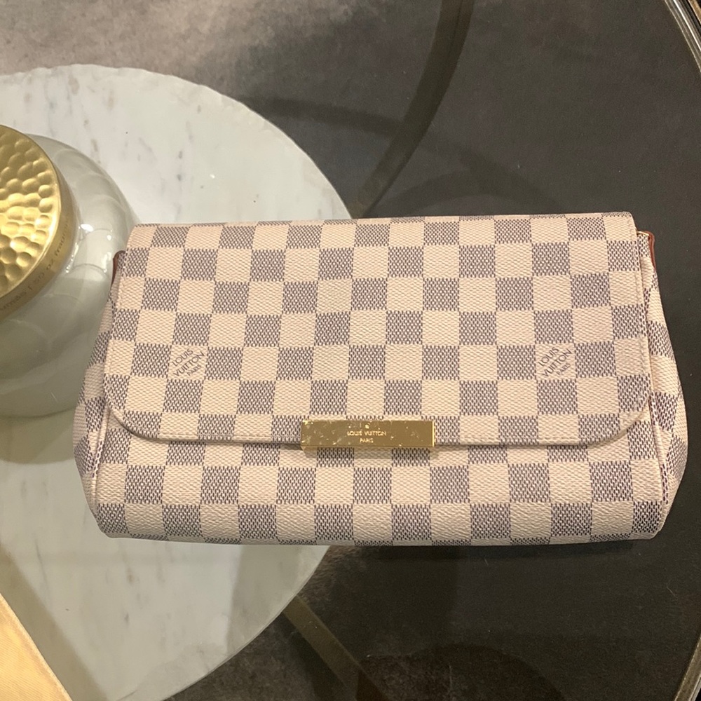 LV favorite bag. Used one time.